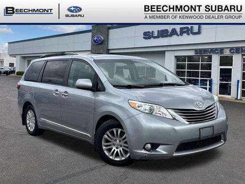 2017 Toyota Sienna XLE