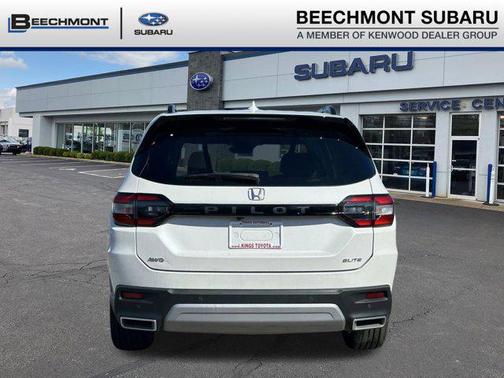 Platinum White Pearl 2023 Honda Pilot AWD Elite