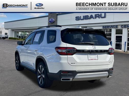 Platinum White Pearl 2023 Honda Pilot AWD Elite