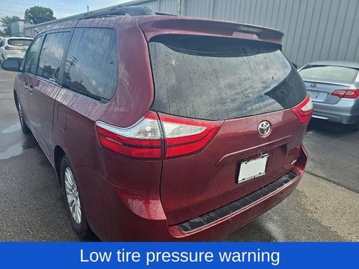 Salsa Red Pearl 2017 Toyota Sienna XLE