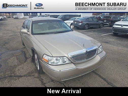 2011 Lincoln Town Car Signature