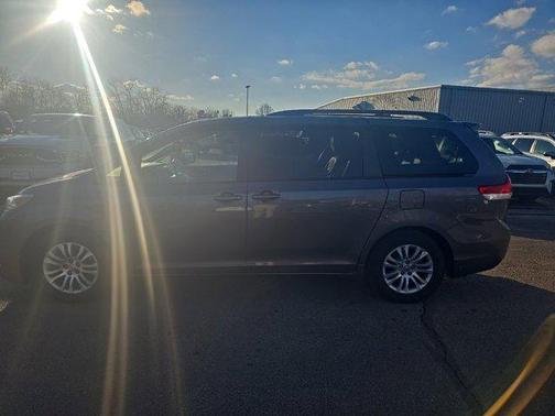 2014 Toyota Sienna XLE