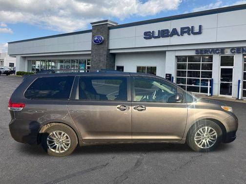 2014 Toyota Sienna XLE