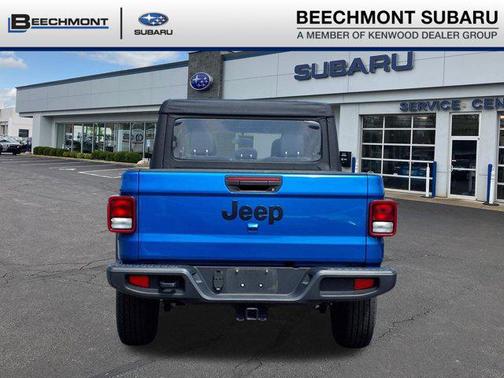 2022 Jeep Gladiator Sport