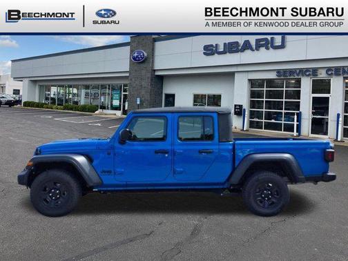 2022 Jeep Gladiator Sport