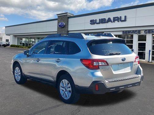 Tungsten Metallic 2019 Subaru Outback 2.5i Premium