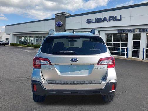 Tungsten Metallic 2019 Subaru Outback 2.5i Premium