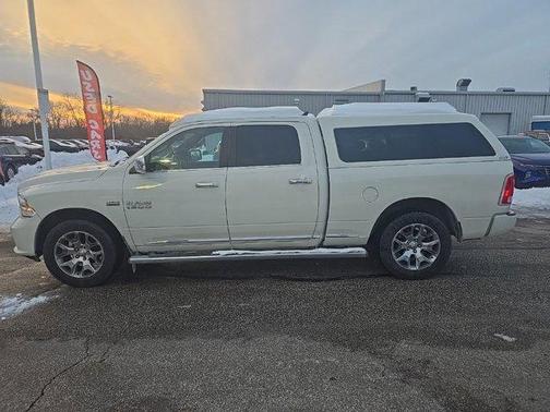 2017 RAM 1500 Limited Crew Cab 4x4 6'4' Box