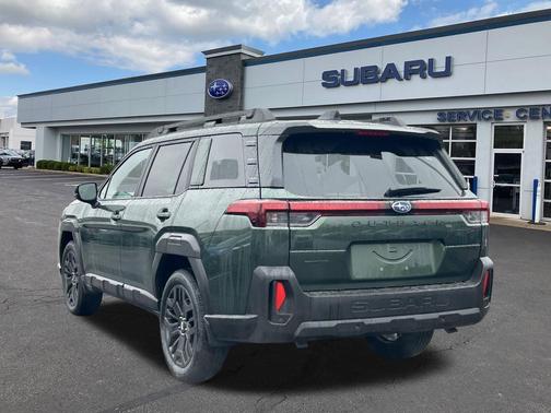 Deep Emerald Green Pearl 2026 Subaru Outback Limited XT