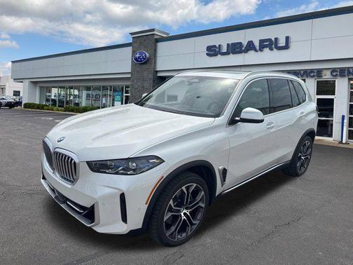Mineral White Metallic 2024 BMW X5 xDrive40i