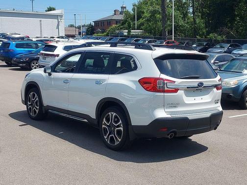 Crystal White Pearl 2023 Subaru Ascent Touring 7-Passenger