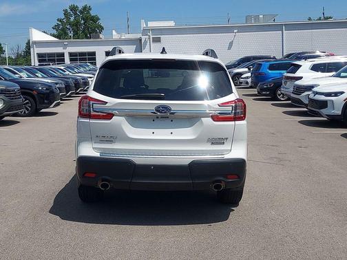 Crystal White Pearl 2023 Subaru Ascent Touring 7-Passenger
