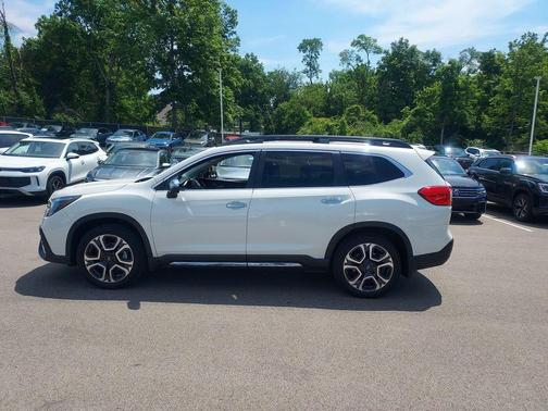 Crystal White Pearl 2023 Subaru Ascent Touring 7-Passenger