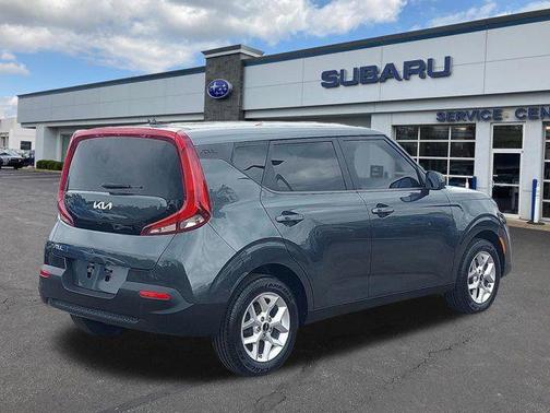 Gravity Gray 2022 Kia Soul LX
