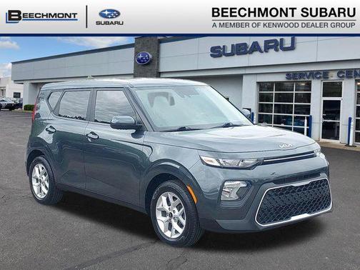 Gravity Gray 2022 Kia Soul LX