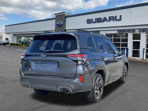 Magnetite Gray Metallic 2025 Subaru Forester Limited