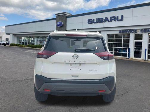 Pearl White Tricoat 2023 Nissan Rogue SV