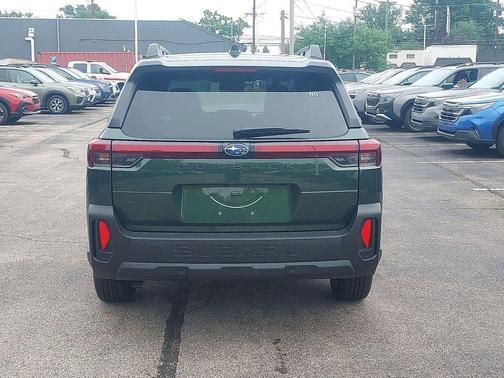 Deep Emerald Green Pearl 2026 Subaru Outback Premium