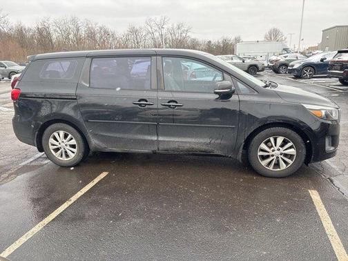 2017 Kia Sedona L
