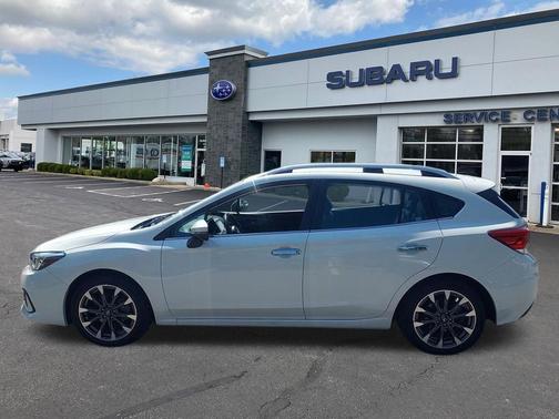 Crystal White Pearl 2022 Subaru Impreza Limited