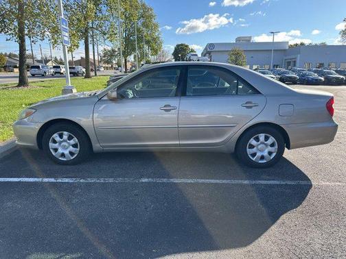 2004 Toyota Camry LE