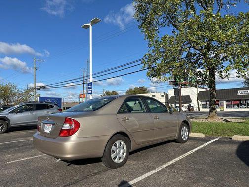 2004 Toyota Camry LE