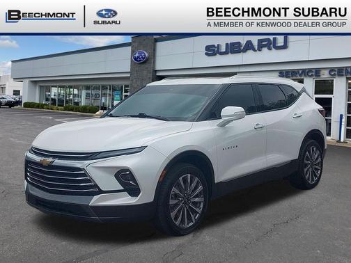 Iridescent Pearl Tricoat 2023 Chevrolet Blazer Premier