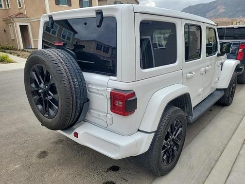 2021 Jeep Wrangler Unlimited Sahara Altitude