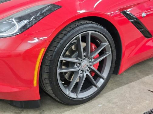 Photo 4 of 25 of 2014 Chevrolet Corvette Stingray Base