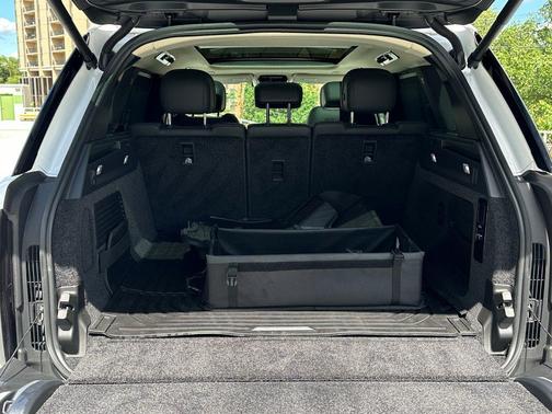 2024 Land Rover Range Rover P530 SE
