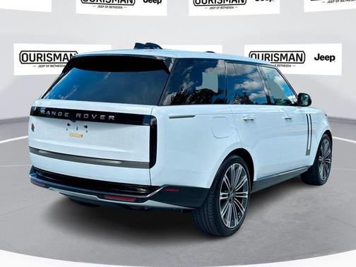 2024 Land Rover Range Rover P530 SE