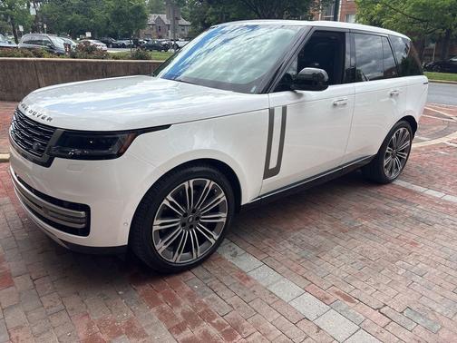 2024 Land Rover Range Rover P530 SE