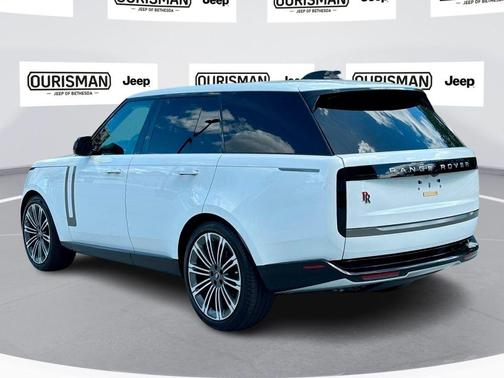 2024 Land Rover Range Rover P530 SE