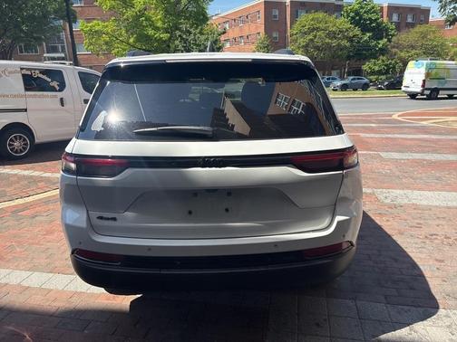 2022 Jeep Grand Cherokee Altitude