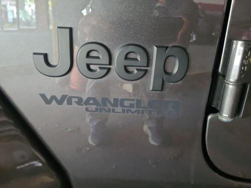 2021 Jeep Wrangler Unlimited Sahara Altitude