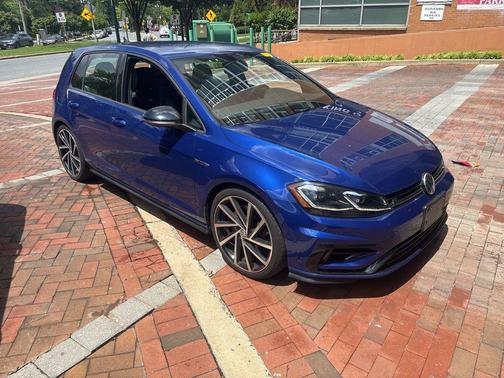 2018 Volkswagen Golf R 2.0T w/DCC & Navigation