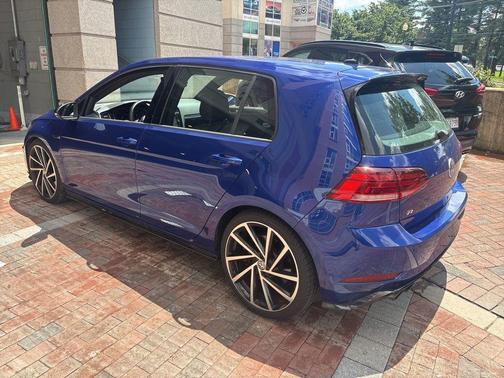 2018 Volkswagen Golf R 2.0T w/DCC & Navigation