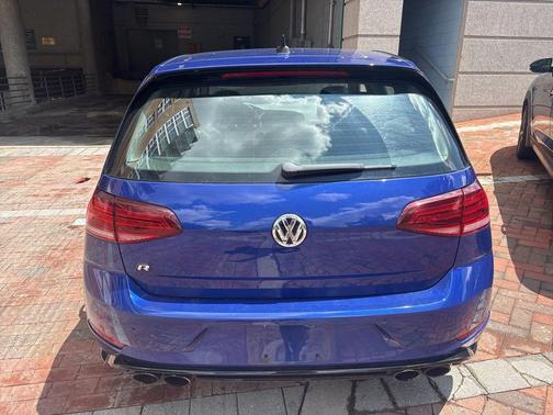 2018 Volkswagen Golf R 2.0T w/DCC & Navigation