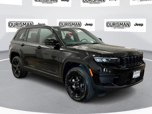 2025 Jeep Grand Cherokee Laredo