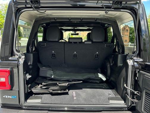 2022 Jeep Wrangler Unlimited 4xe Sahara
