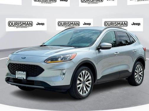 2022 Ford Escape Titanium