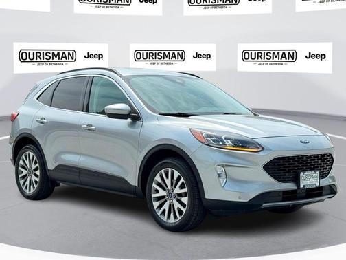 2022 Ford Escape Titanium