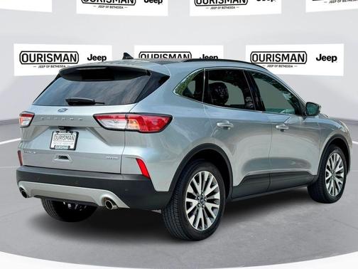 2022 Ford Escape Titanium