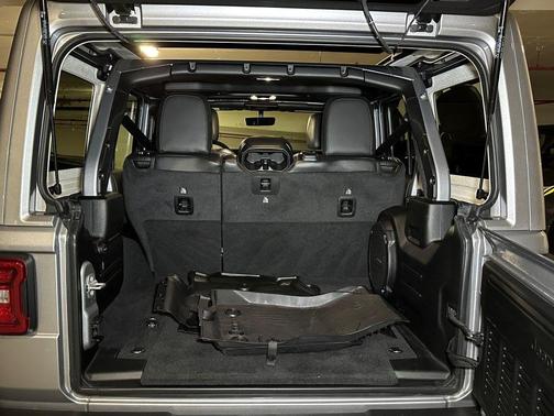 2021 Jeep Wrangler Unlimited Sahara Altitude