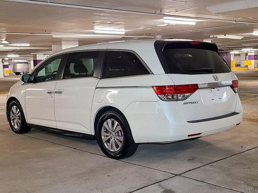 Photo 5 of 34 of 2015 Honda Odyssey EX-L