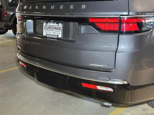 2022 Jeep Wagoneer Series III