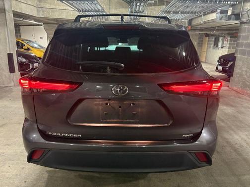 2022 Toyota Highlander L
