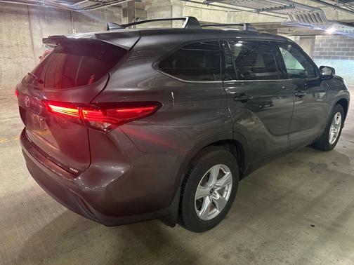 2022 Toyota Highlander L