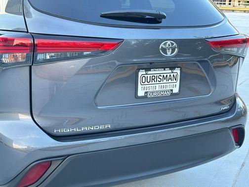 2022 Toyota Highlander L