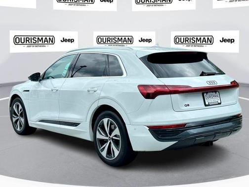 2024 Audi Q8 e-tron Premium